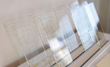 Die Auszeichnungen für den P-Seminar-Preis 2025.