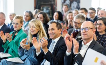 Die Gäste: Sandra Stenger (bbw-Vorstandsvorsitzende), Heike Schneeweis (Vorständin Eberhard von Kuenheim Stiftung/BMW AG), Martin Wunsch (Kultusministerium) und Dr. Christof Prechtl (stv. Hauptgeschäftsführer der vbw).
