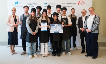 Die Schüler*innen des Gymnasiums München-Nord belegten mit „BackBratzen“ Platz 2.