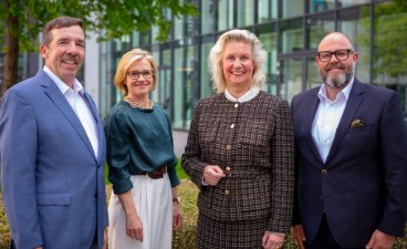 Jörg Plesch (Vorstand Finanzen bbw e. V. & Geschäftsführer HDBW), Silke Biermann, Prof. Dr. Kerstin Fink (Präsidentin HDBW) und Oliver Dorn .
