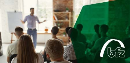 Seminarleiter (m/w/d) (Abschluss Sozialpädagogik, Soziale Arbeit, Pädagogik oder Psychologie), 1. Bild